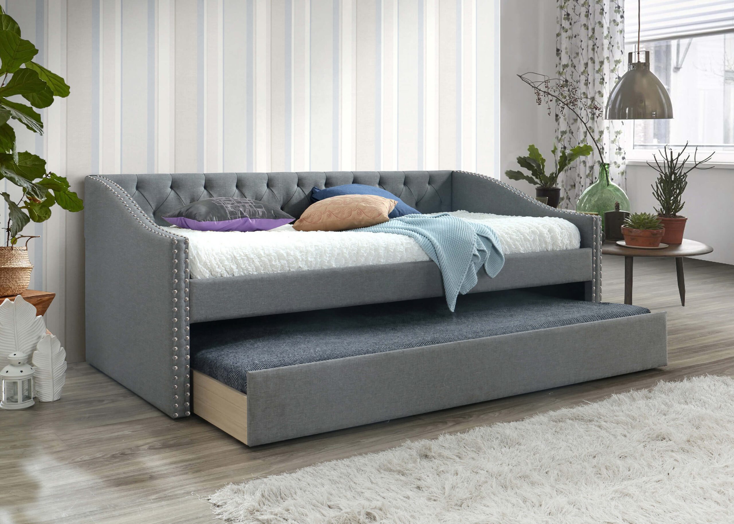 Loretta Daybed By Crown Mark