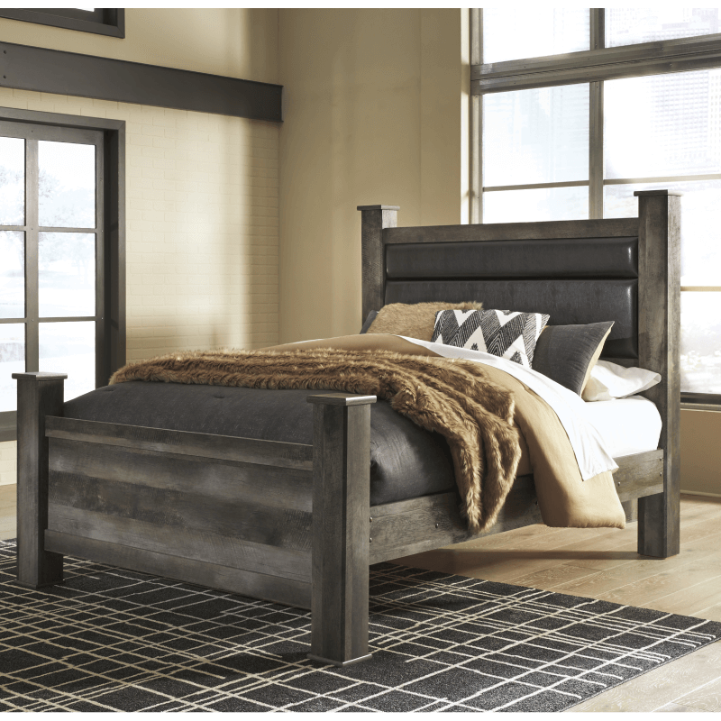 Wynnlow Queen Poster Bed by Ashley