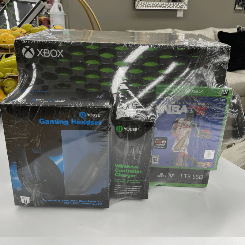 Xbox Series X 1 TB Bundle By Microsoft