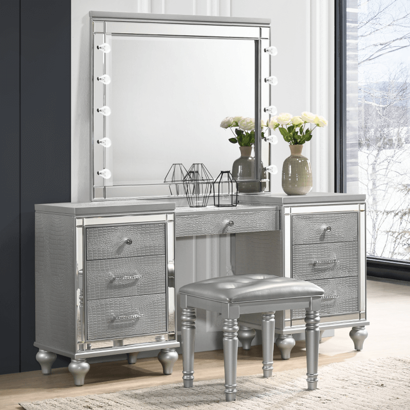 Valentino Silver 3 Piece Vanity Set By New Classic Furniture