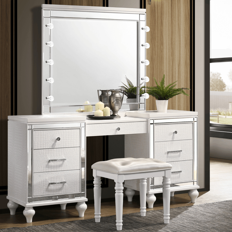 Valentino White 3 Piece Vanity Set By New Classic Furniture