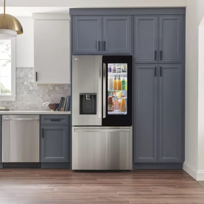 LG 26 cu. ft. Smart InstaView Counter-Depth French Door Refrigerator LRFOC2606S in room product image